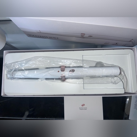 T3 SinglePass Wave Professional Tapered Ceramic Styling Wand - Picture 3 of 5